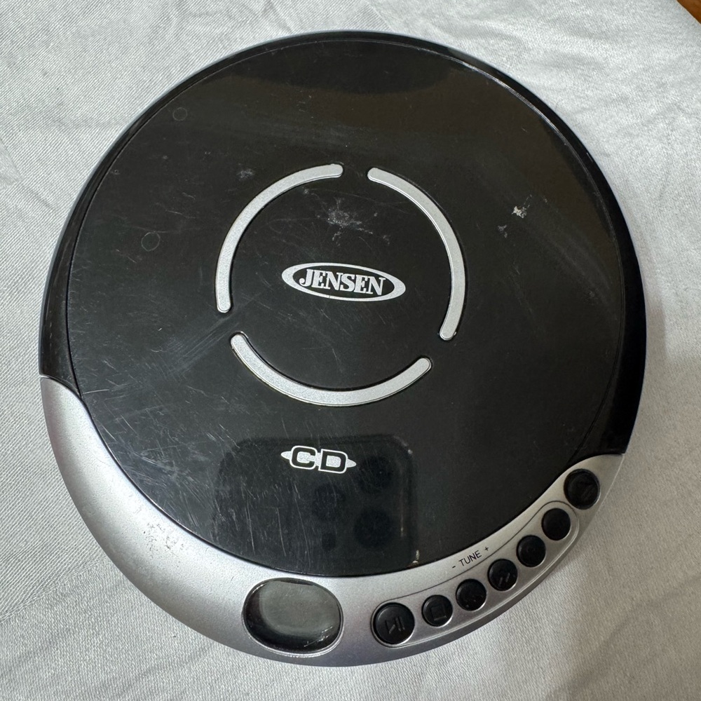 Jensen Dual-Tone Portable CD Player